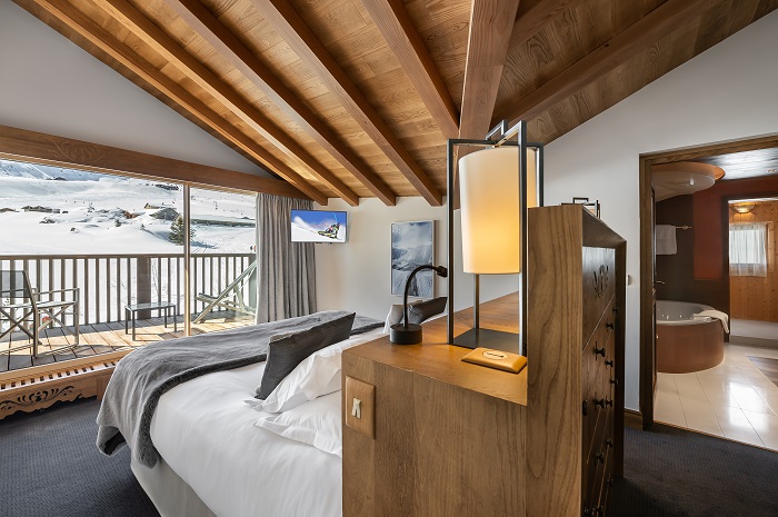 Suite Everest South Room
