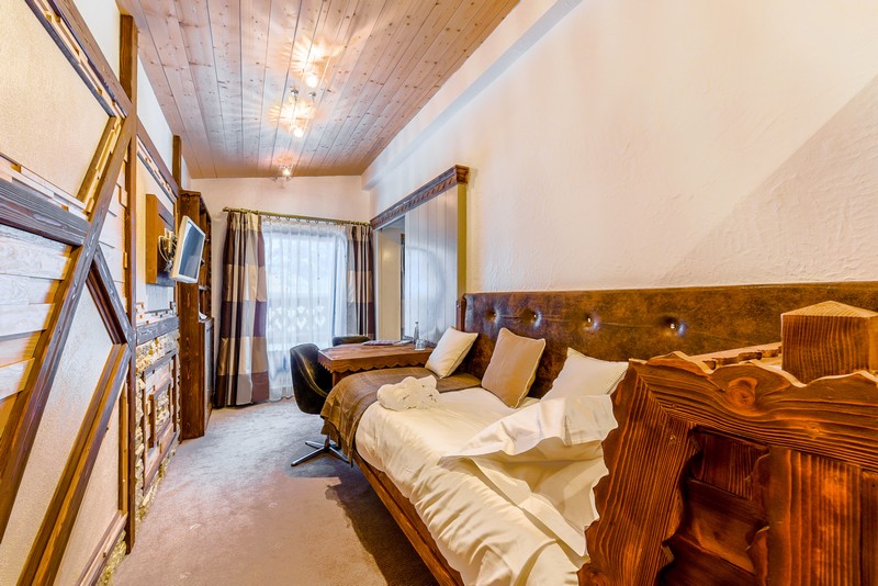 Lily Suite